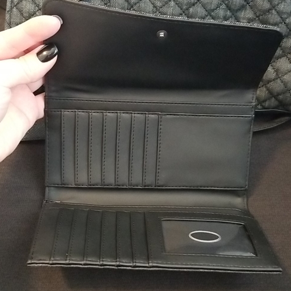 GUESS Handbag and Matching Wallet - Picture 4 of 4